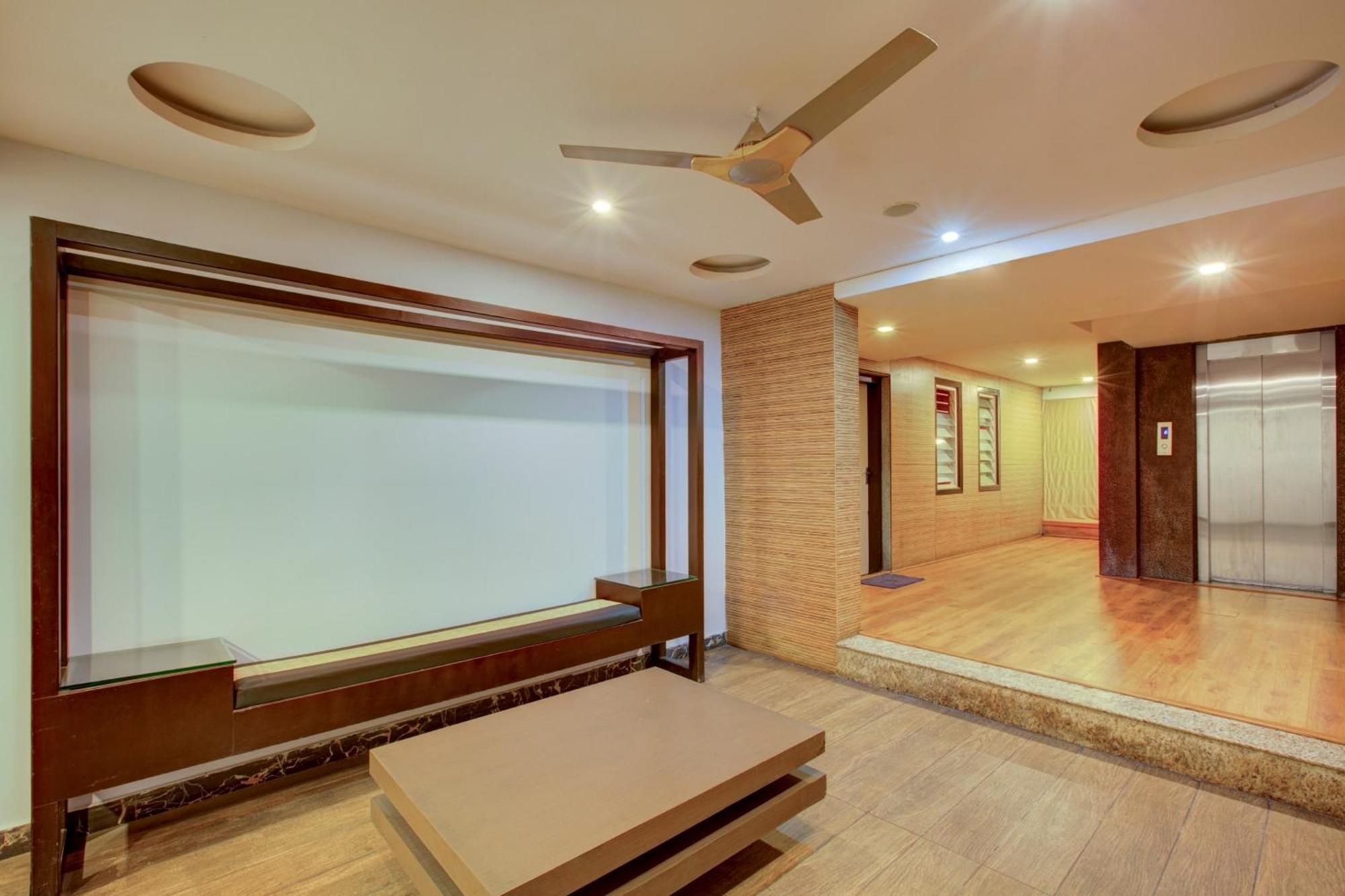 Super Townhouse Oak Jvh Hotel Bangalore Extérieur photo