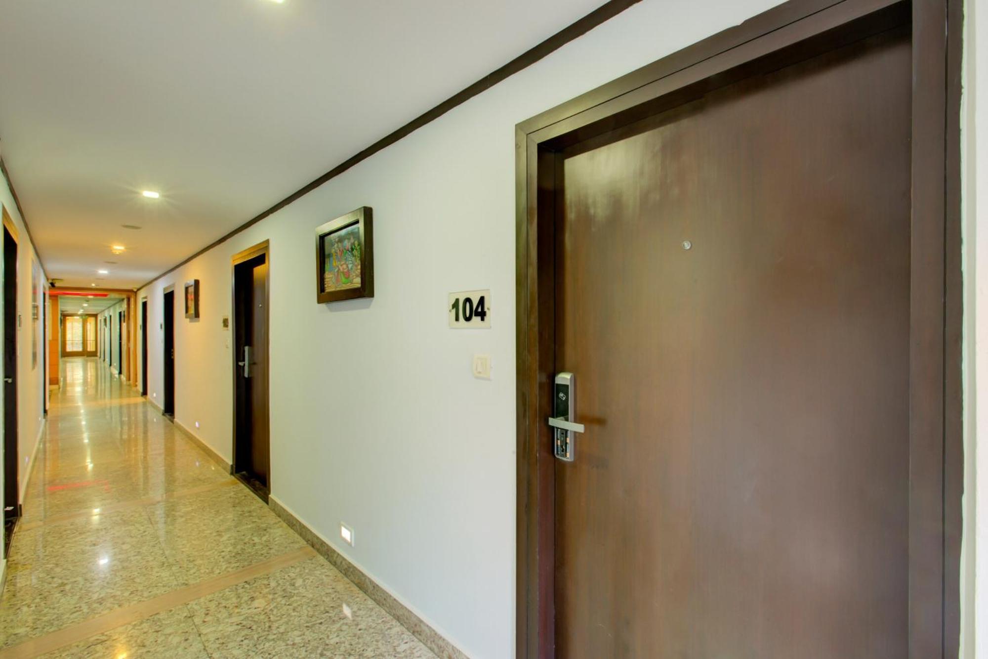 Super Townhouse Oak Jvh Hotel Bangalore Extérieur photo