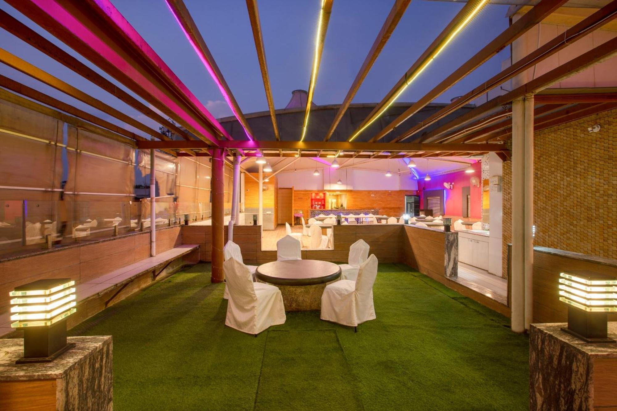 Super Townhouse Oak Jvh Hotel Bangalore Extérieur photo